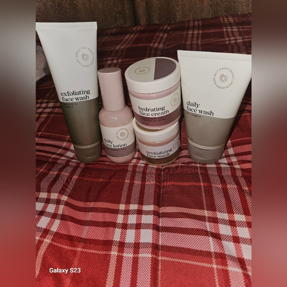 Bath and Body Works Facial Skin Care Products Set